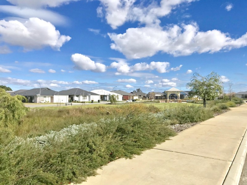 8 Hoveton Circuit, Aveley WA 6069