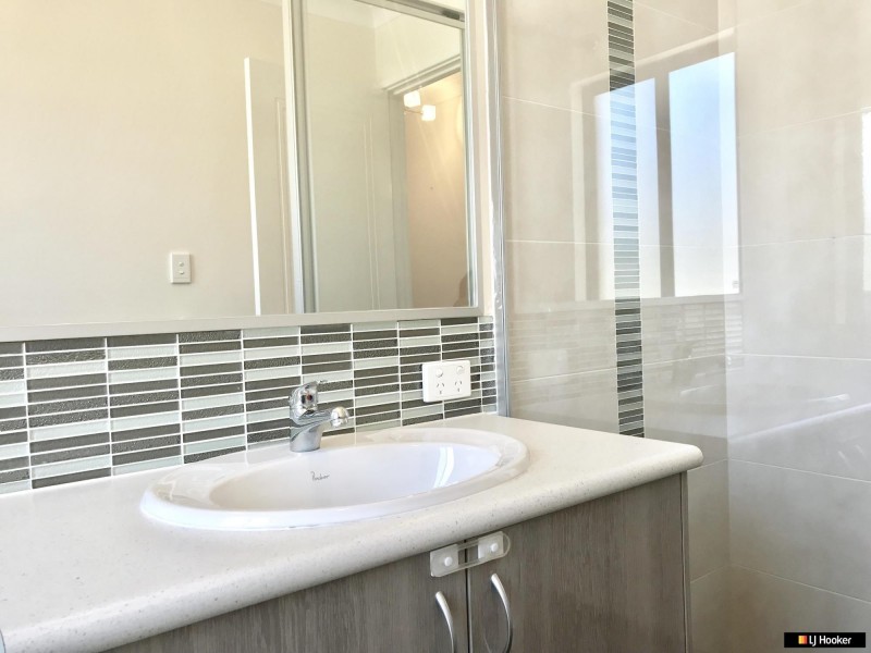 3 GIPPSLAND WAY, Ellenbrook WA 6069