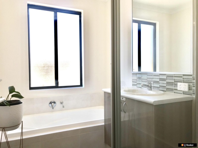 3 GIPPSLAND WAY, Ellenbrook WA 6069