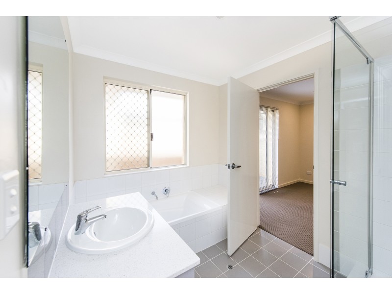 98 Cheriton Avenue, Ellenbrook WA 6069