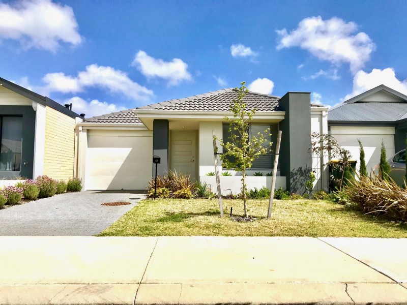 10 Fairoaks Way, Aveley WA 6069