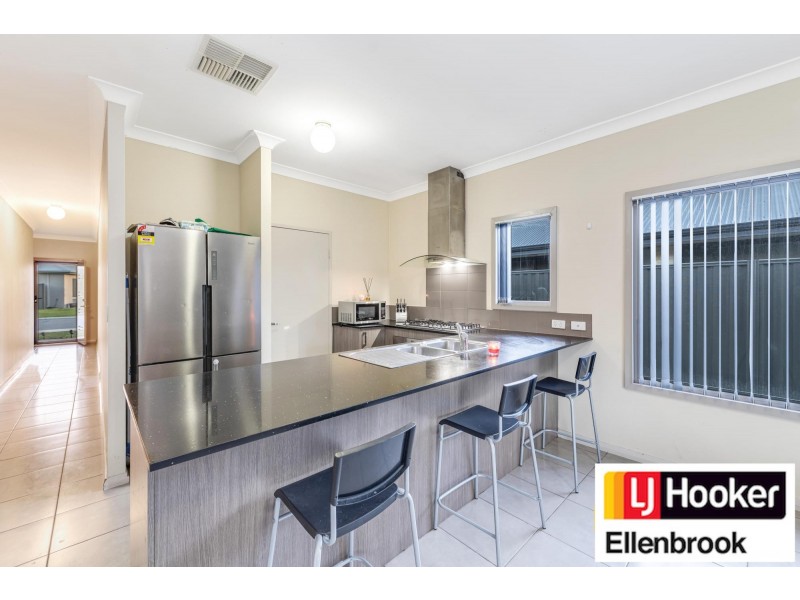 12 Noctis Way, Aveley WA 6069