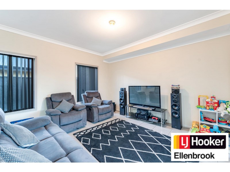 12 Noctis Way, Aveley WA 6069