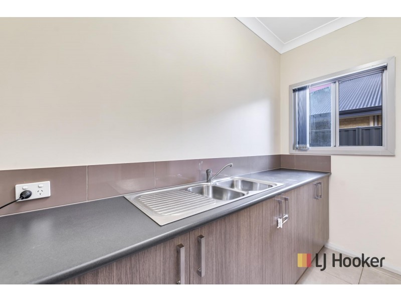 12 Noctis Way, Aveley WA 6069