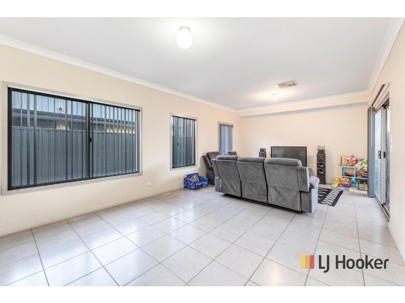 12 Noctis Way, Aveley WA 6069