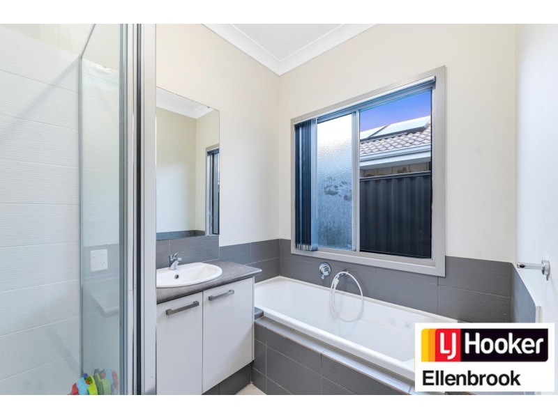 12 Noctis Way, Aveley WA 6069