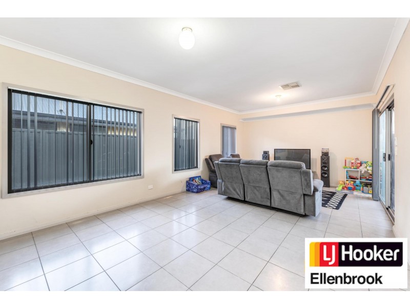 12 Noctis Way, Aveley WA 6069
