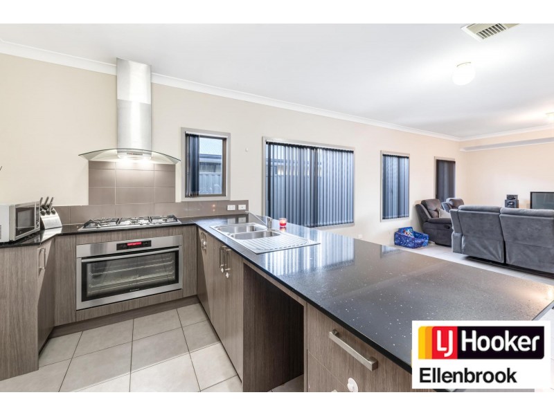 12 Noctis Way, Aveley WA 6069