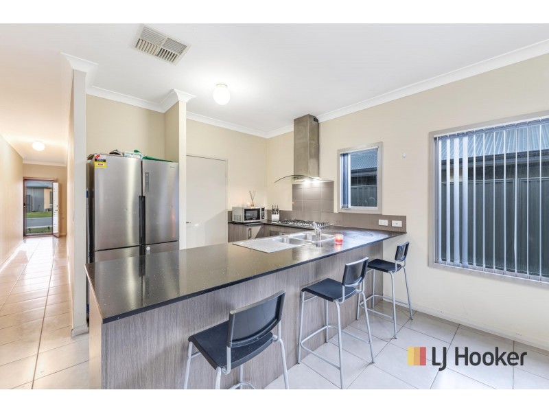 12 Noctis Way, Aveley WA 6069