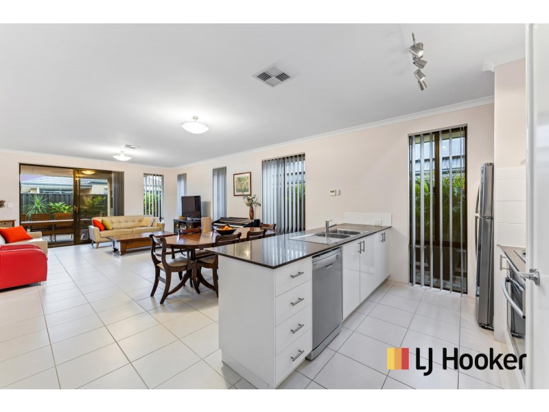 8 Minikin Drive, Aveley WA 6069