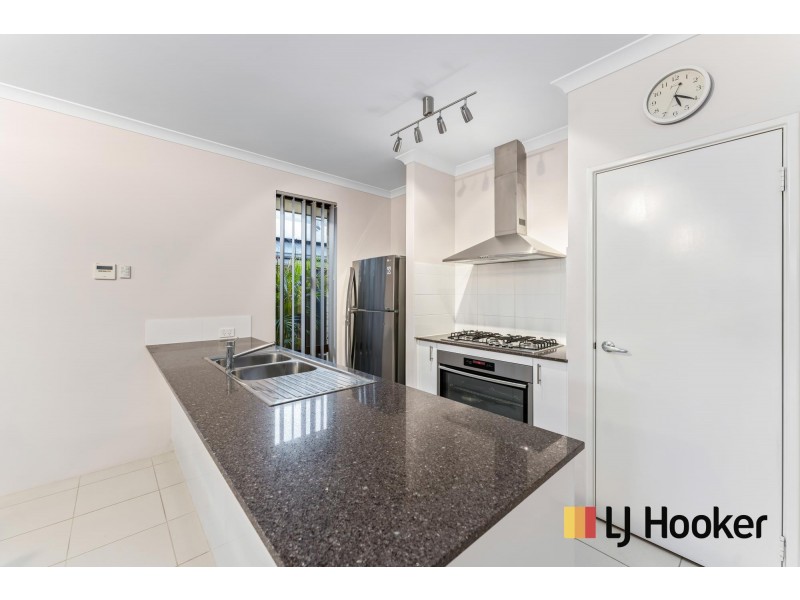 8 Minikin Drive, Aveley WA 6069