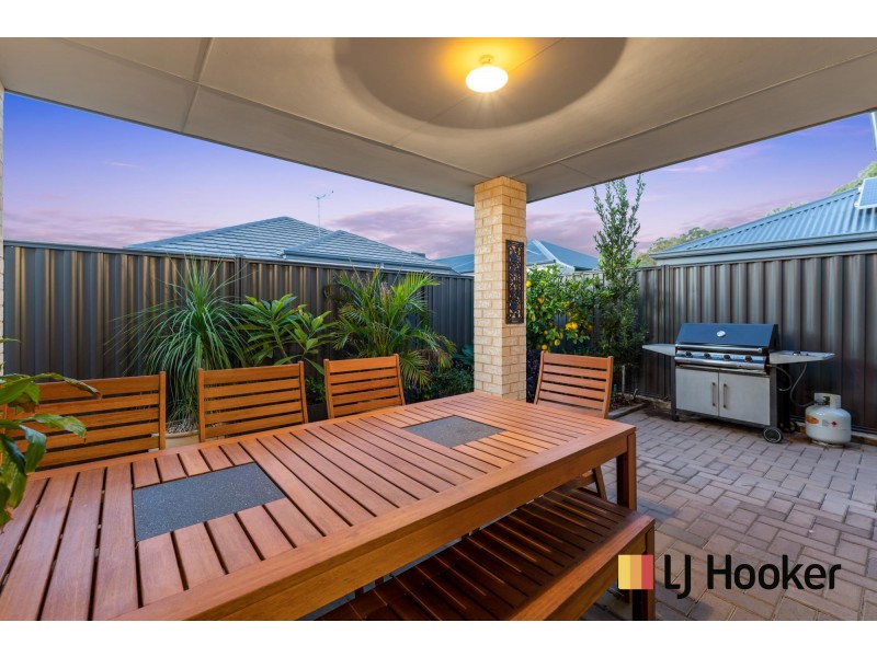 8 Minikin Drive, Aveley WA 6069