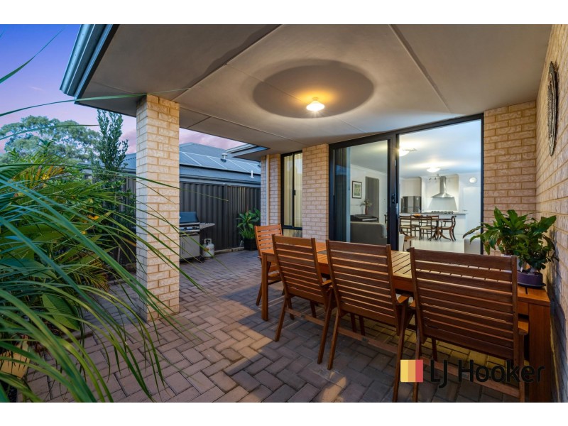 8 Minikin Drive, Aveley WA 6069