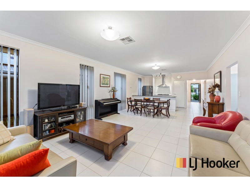 8 Minikin Drive, Aveley WA 6069