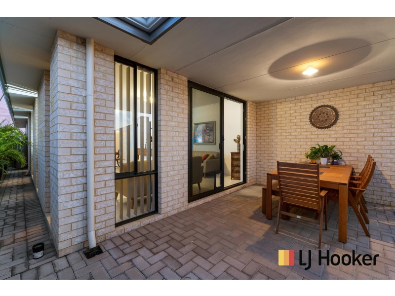 8 Minikin Drive, Aveley WA 6069