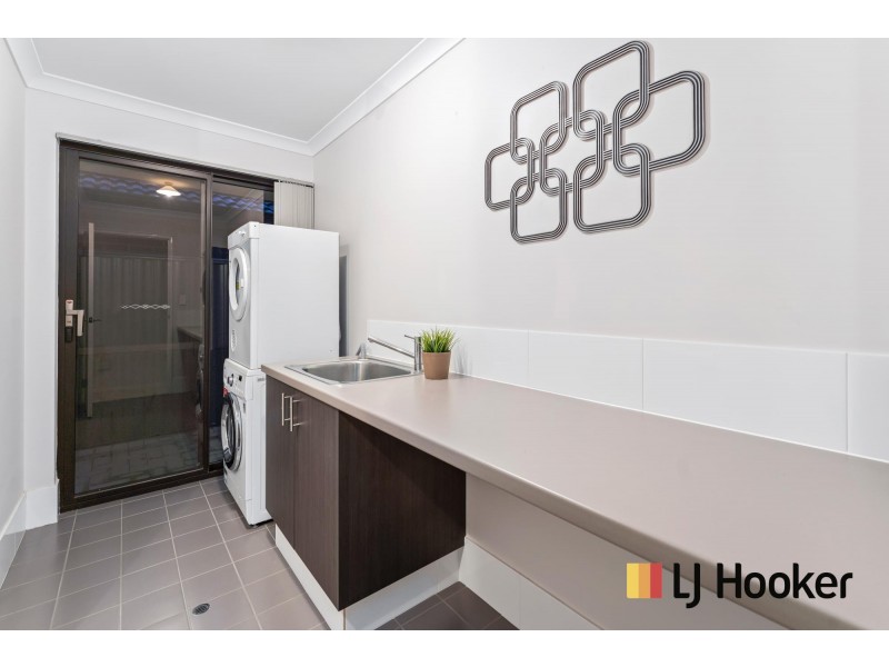 8 Minikin Drive, Aveley WA 6069