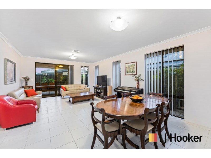 8 Minikin Drive, Aveley WA 6069