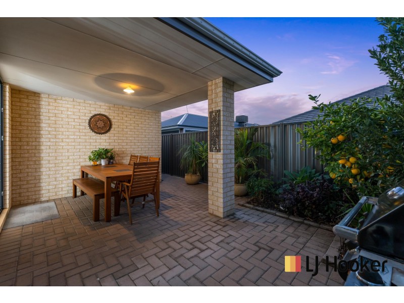 8 Minikin Drive, Aveley WA 6069