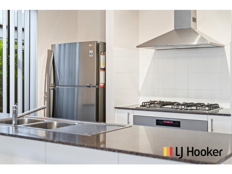 8 Minikin Drive, Aveley WA 6069