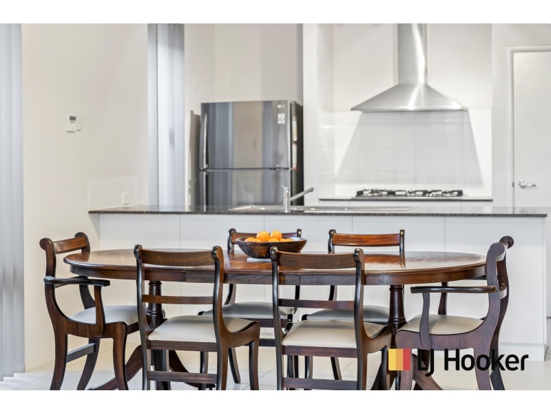 8 Minikin Drive, Aveley WA 6069