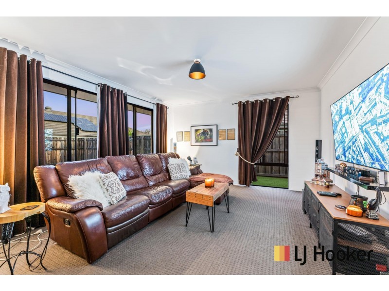 18 Mitre Bend, Ellenbrook WA 6069