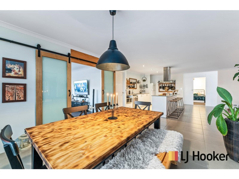 18 Mitre Bend, Ellenbrook WA 6069