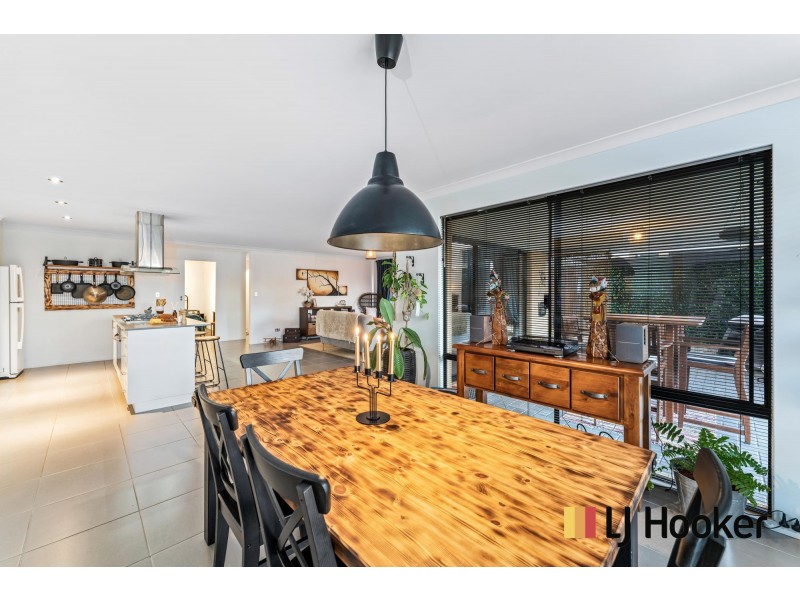 18 Mitre Bend, Ellenbrook WA 6069