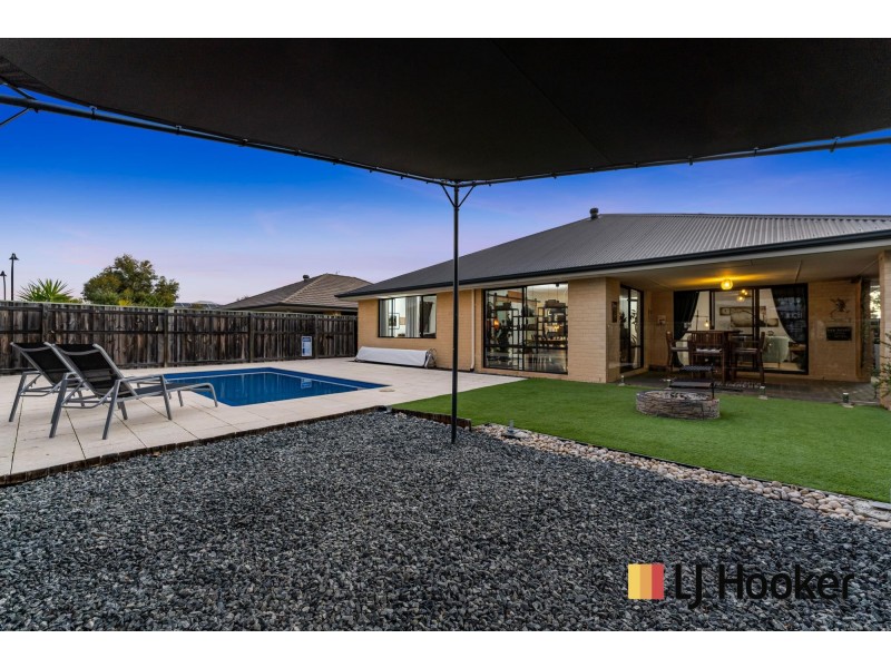 18 Mitre Bend, Ellenbrook WA 6069