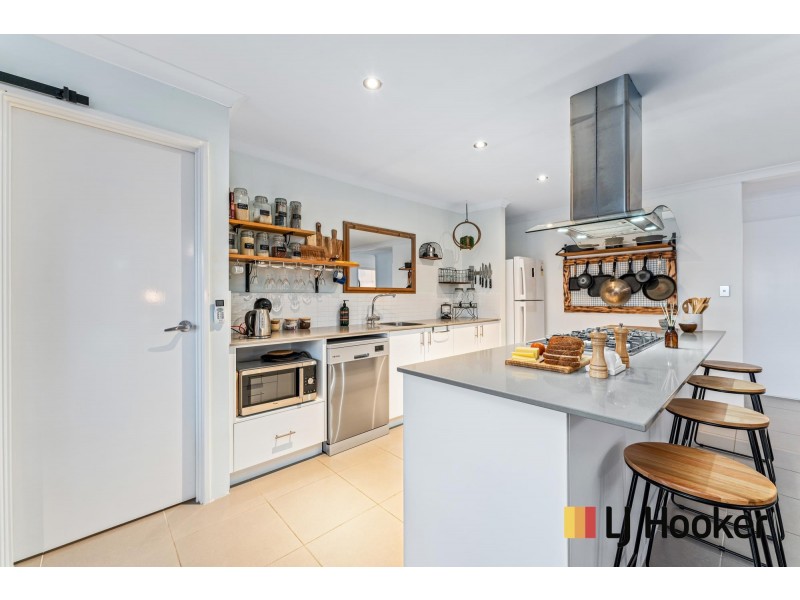 18 Mitre Bend, Ellenbrook WA 6069