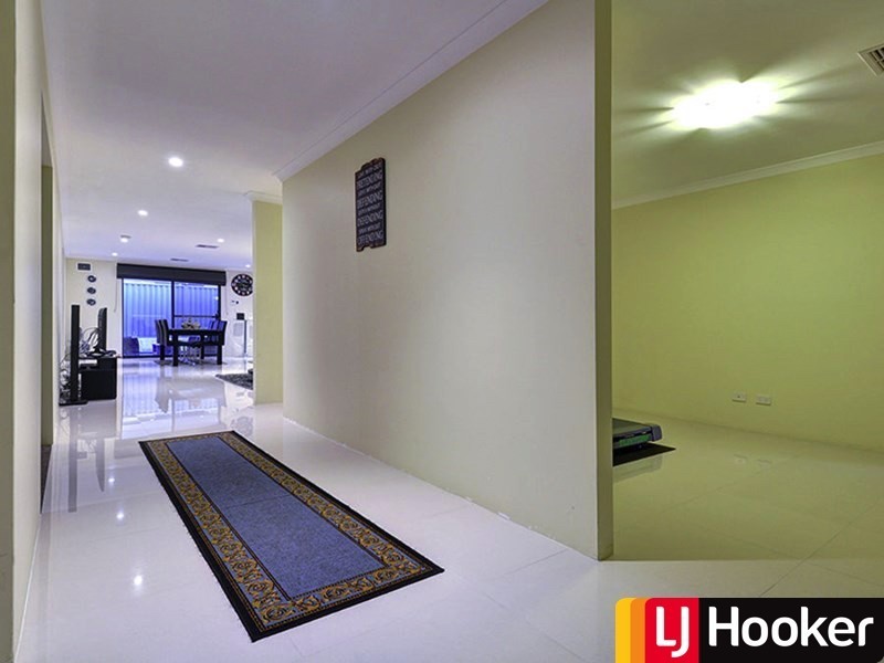 5 FLORIBUNDA GATE, Dayton WA 6055