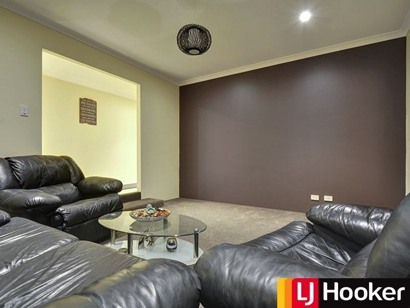 5 FLORIBUNDA GATE, Dayton WA 6055