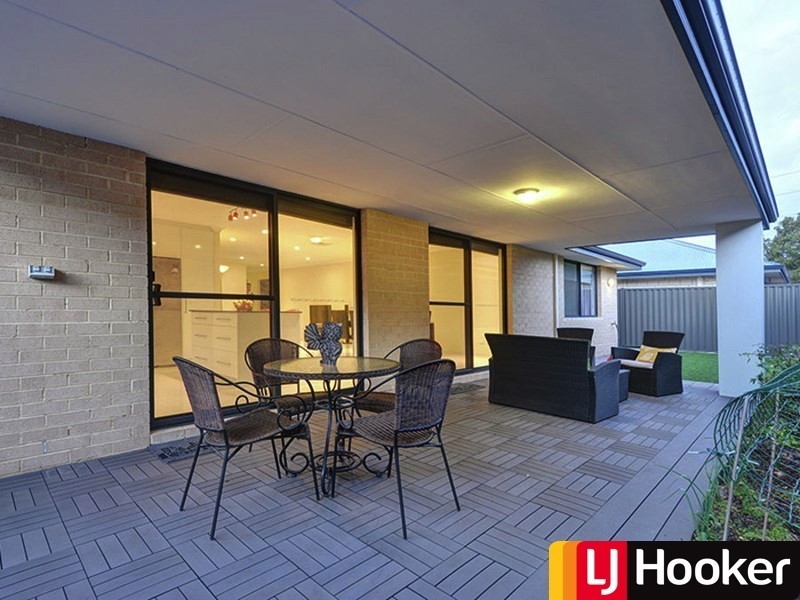 5 FLORIBUNDA GATE, Dayton WA 6055