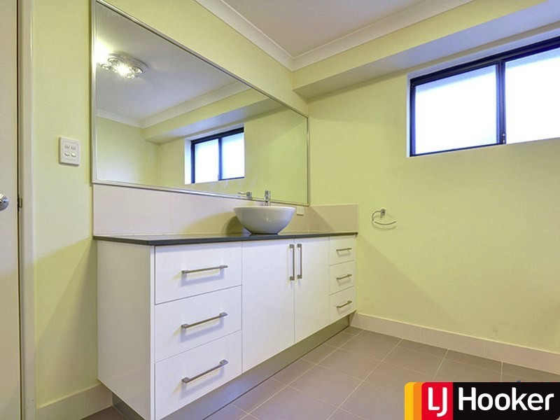 5 FLORIBUNDA GATE, Dayton WA 6055