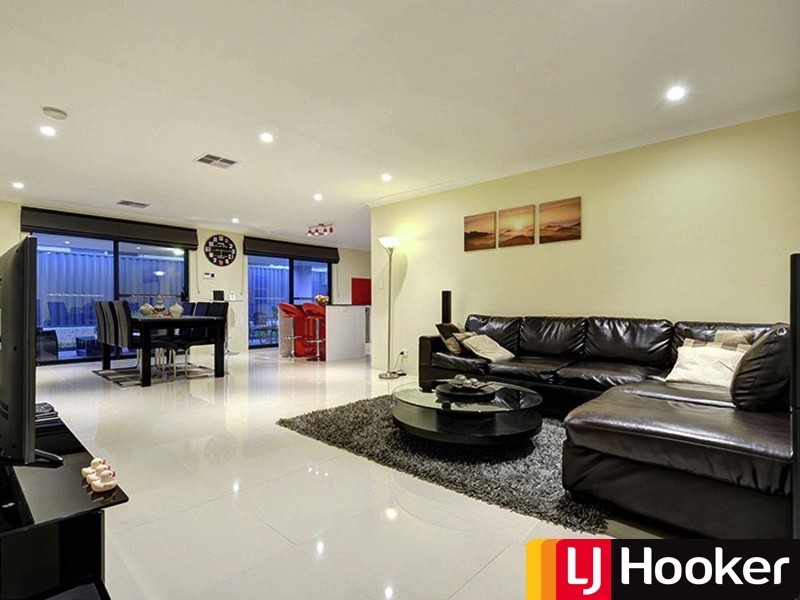 5 FLORIBUNDA GATE, Dayton WA 6055