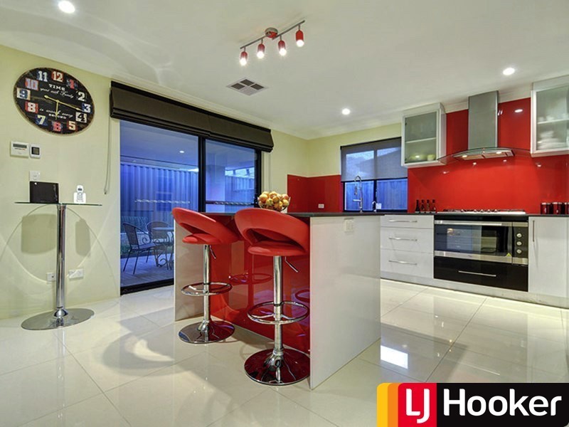 5 FLORIBUNDA GATE, Dayton WA 6055