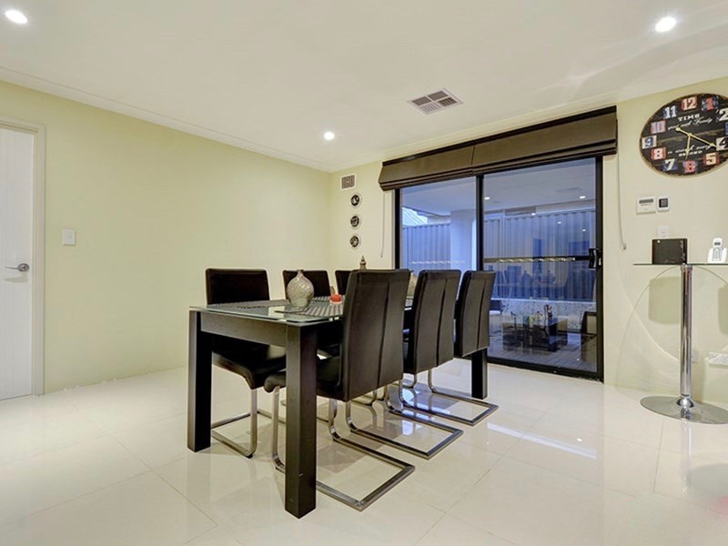 5 FLORIBUNDA GATE, Dayton WA 6055