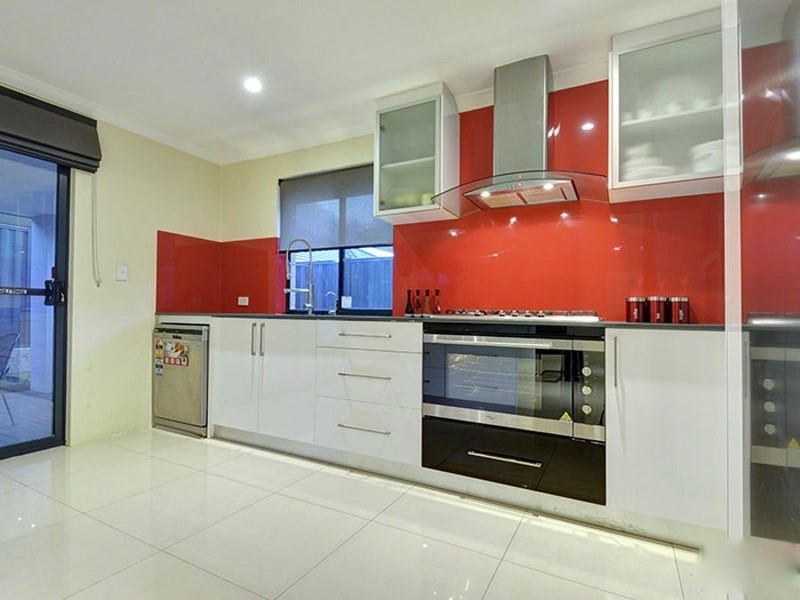 5 FLORIBUNDA GATE, Dayton WA 6055