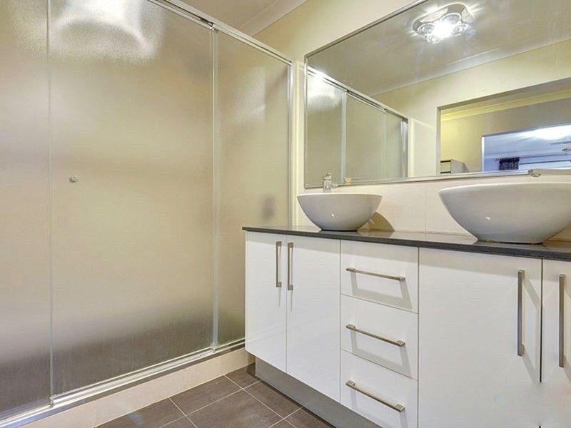 5 FLORIBUNDA GATE, Dayton WA 6055