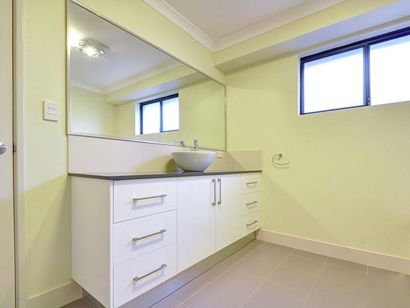 5 FLORIBUNDA GATE, Dayton WA 6055