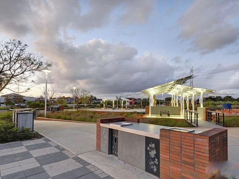 5 FLORIBUNDA GATE, Dayton WA 6055