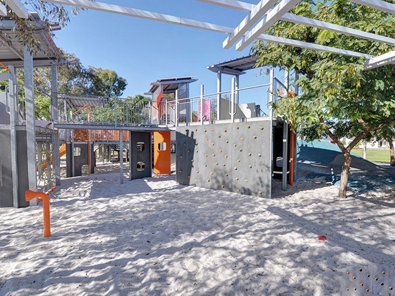 5 FLORIBUNDA GATE, Dayton WA 6055