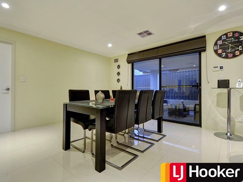 5 FLORIBUNDA GATE, Dayton WA 6055