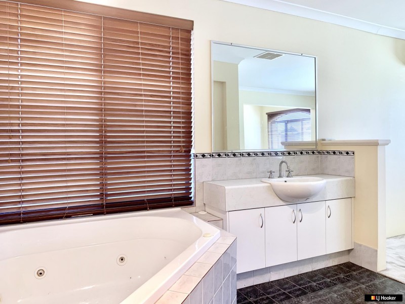 4 Heirisson Turn, Ellenbrook WA 6069