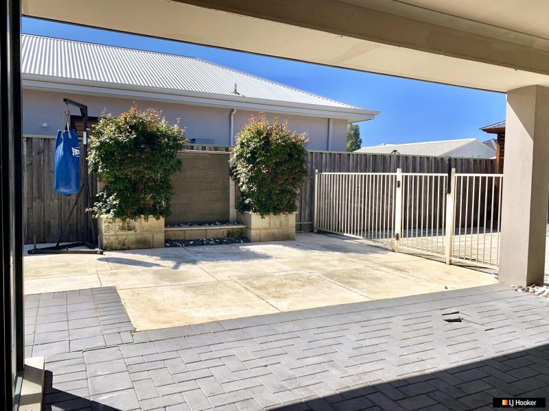4 Heirisson Turn, Ellenbrook WA 6069