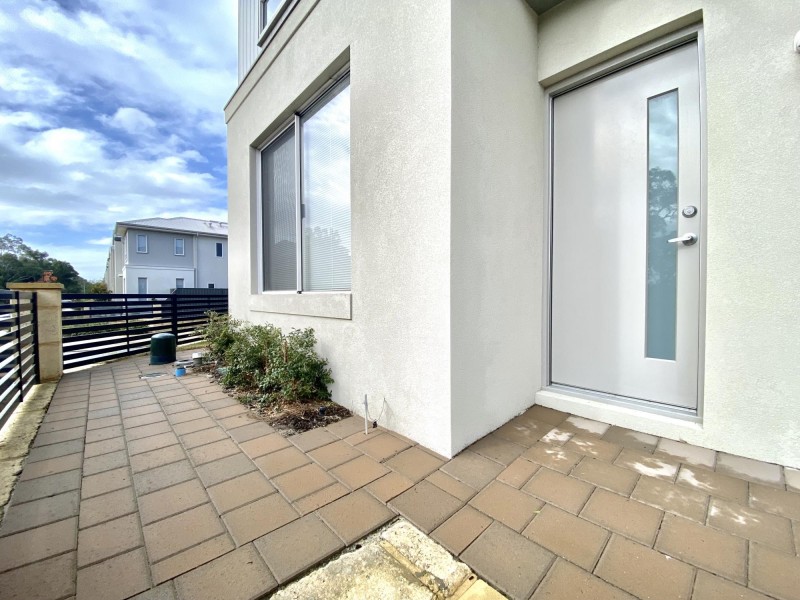 64 Strinesdale Boulevard, Aveley WA 6069