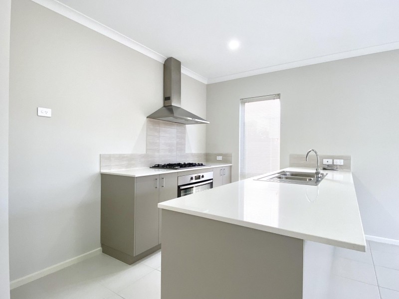 64 Strinesdale Boulevard, Aveley WA 6069