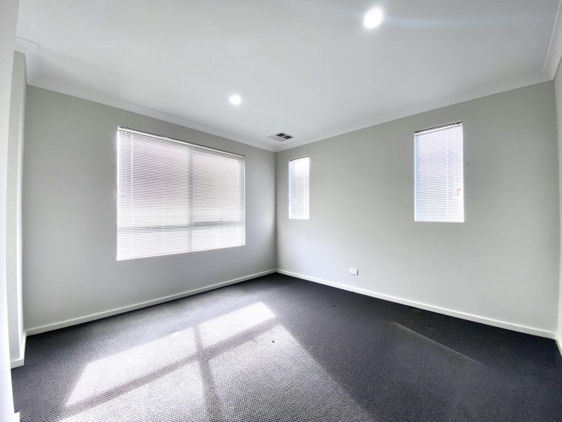 64 Strinesdale Boulevard, Aveley WA 6069