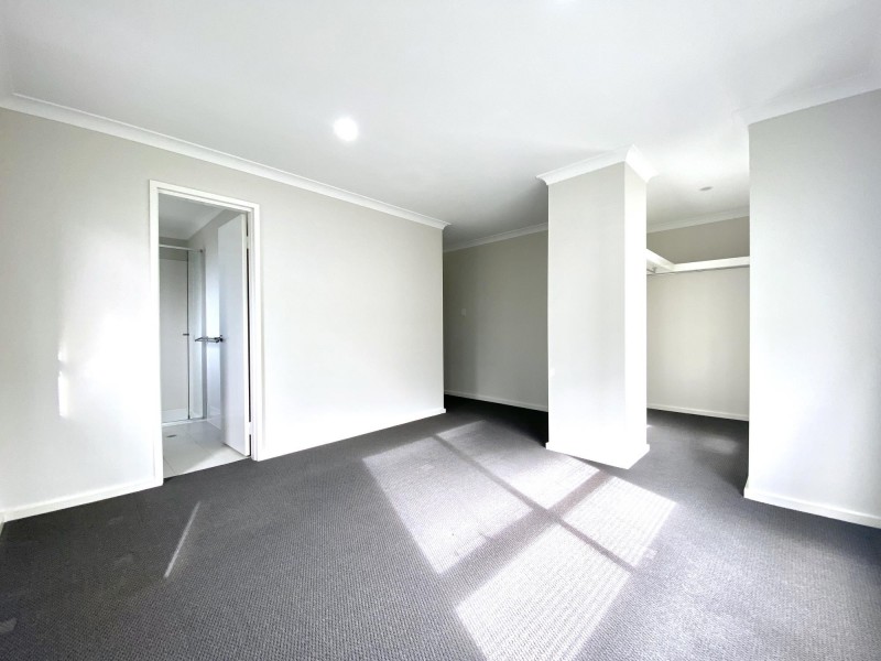 64 Strinesdale Boulevard, Aveley WA 6069