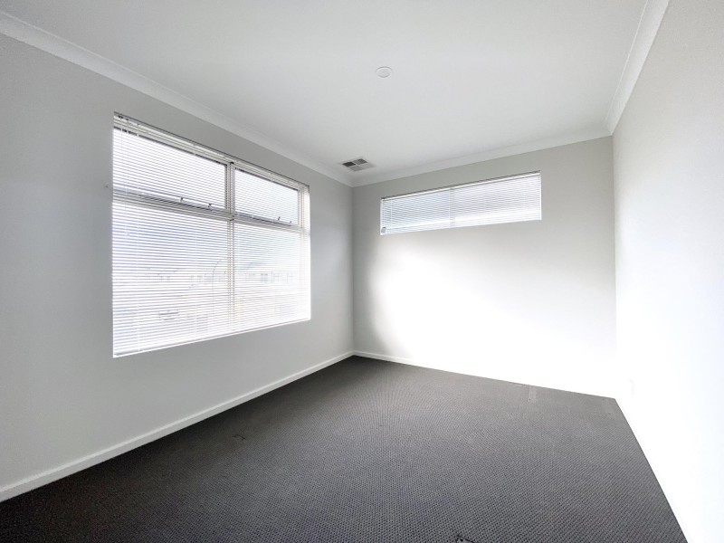 64 Strinesdale Boulevard, Aveley WA 6069