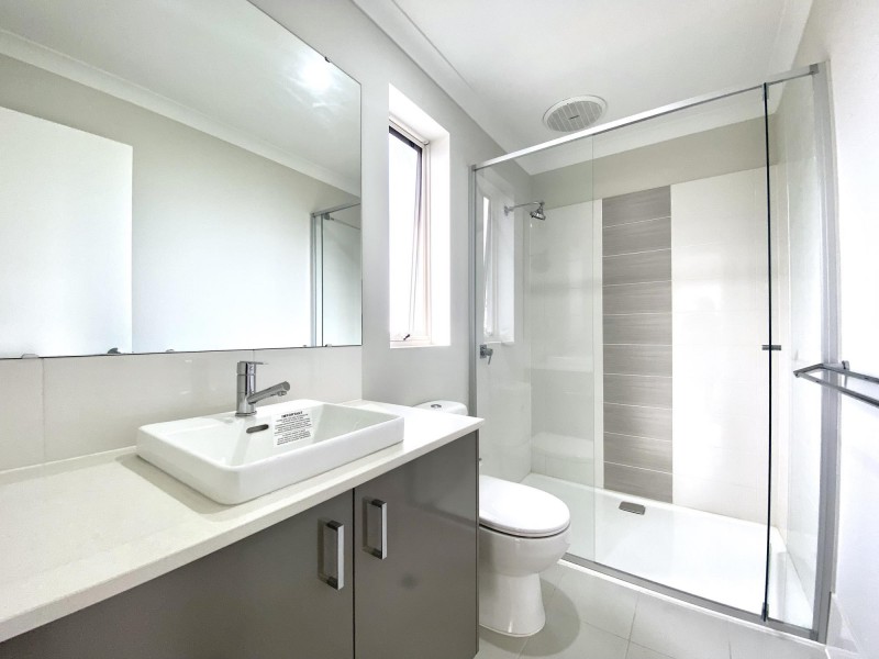 64 Strinesdale Boulevard, Aveley WA 6069